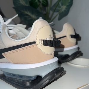 Nike WaffLe Debut-Women Size 9.5